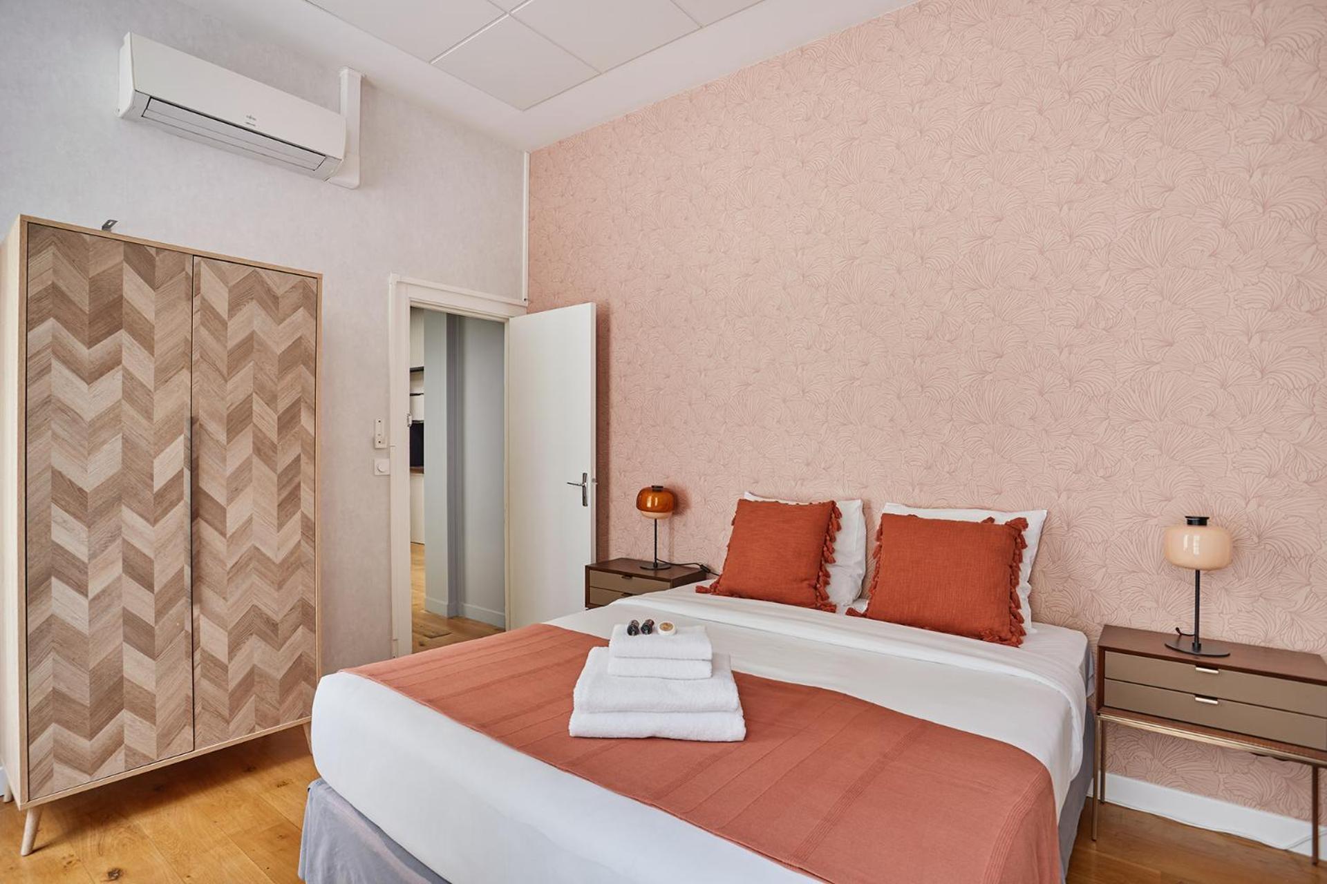 Sublim 3 Bedrooms Center Of By Prestige Appartement Parijs